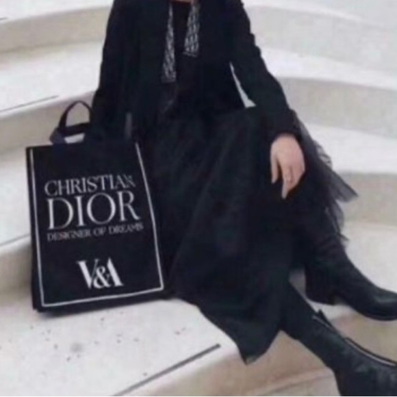 Dior X Victoria&Albert Museum tote - Picture 7 of 10